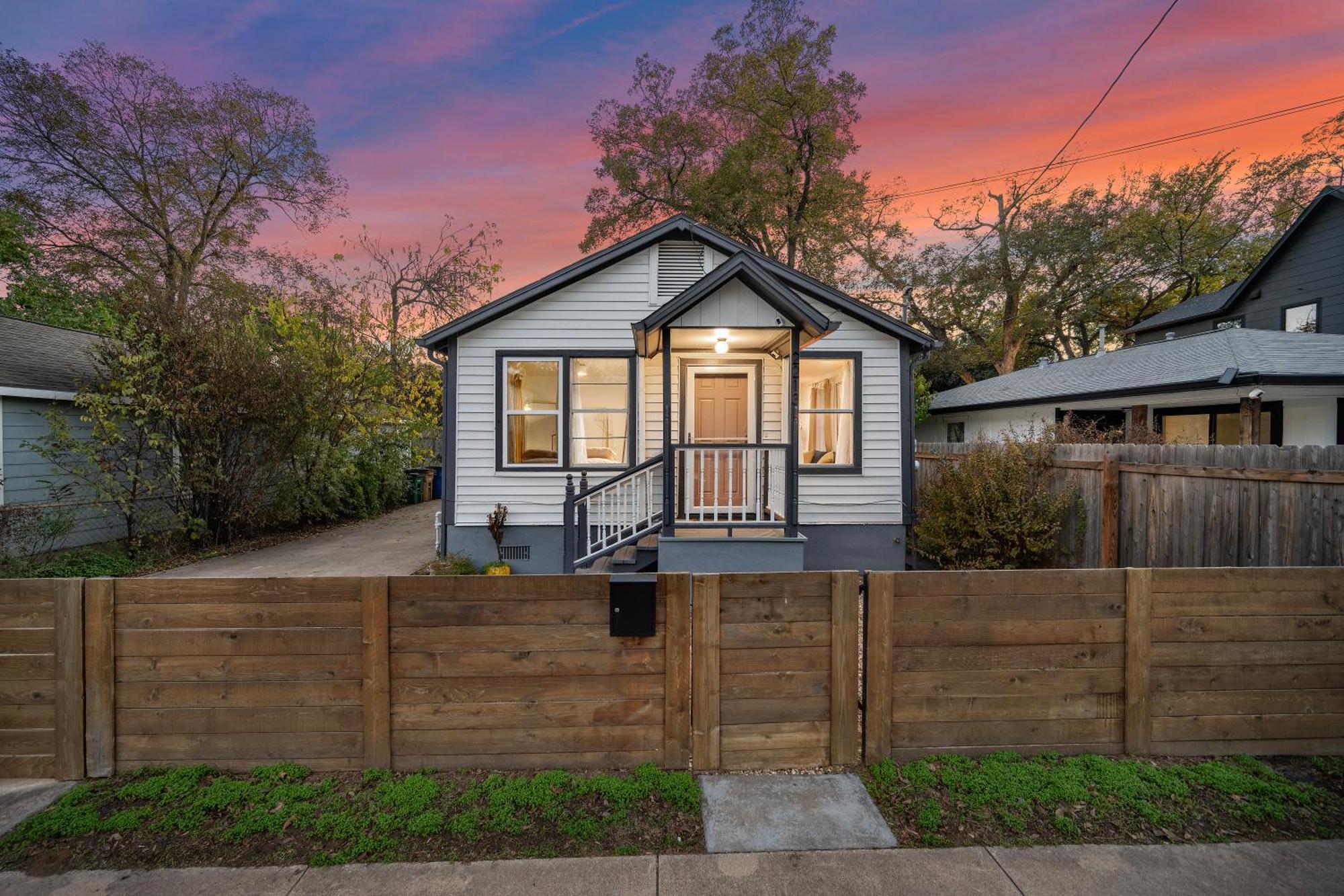 Stylish, Artsy Bungalow Central Eastside Austin Exteriér fotografie